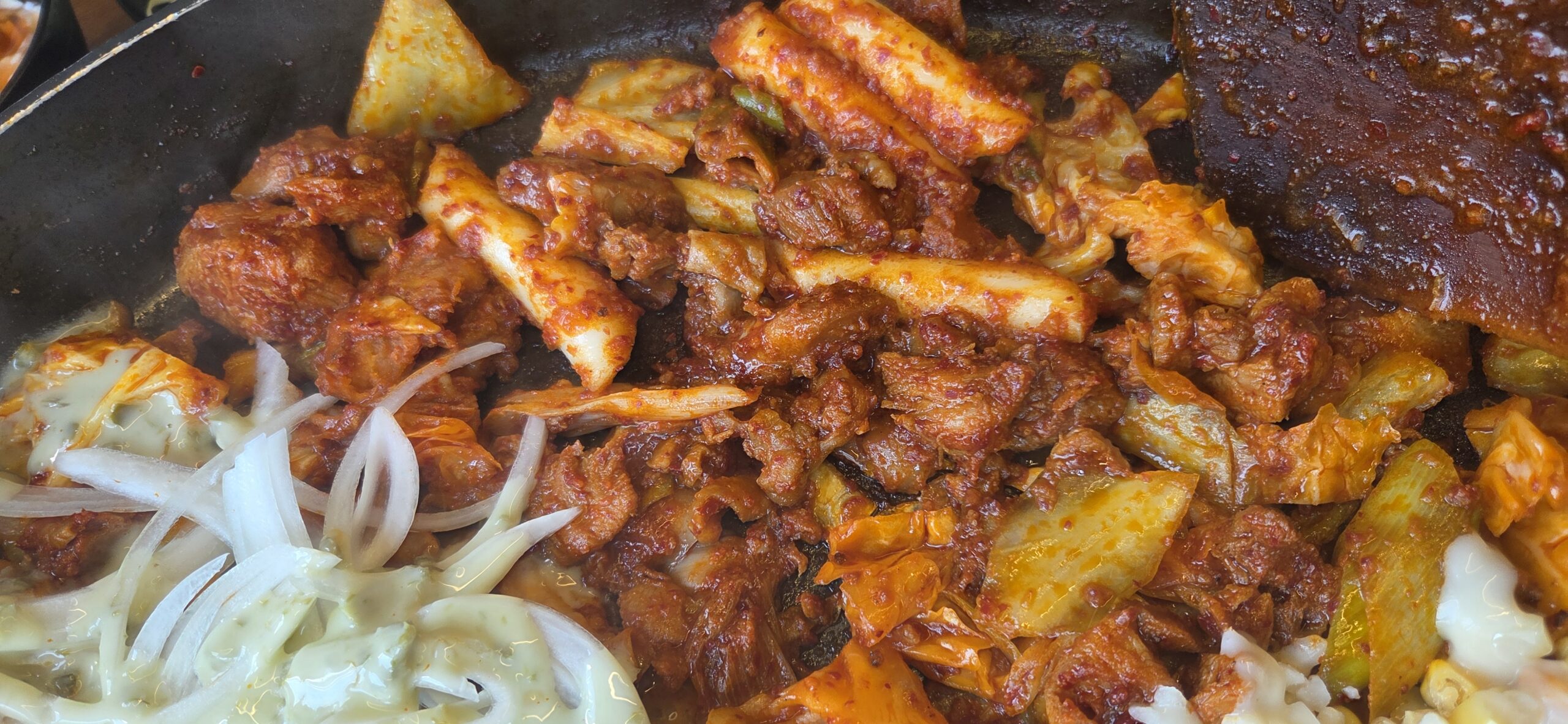 Korean Dakgalbi Guide: How to Eat Yoogane Spicy Chicken in Korea