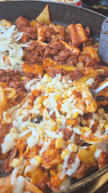 Korea dakgalbi with cheese